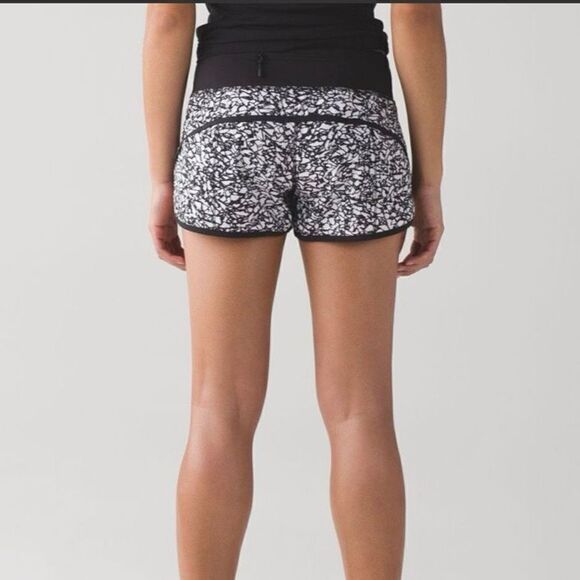 Lululemon Speed Short (2 1/2") 10 - Picture 2 of 8